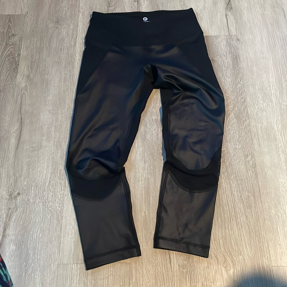 MID CALF Leggings size XS